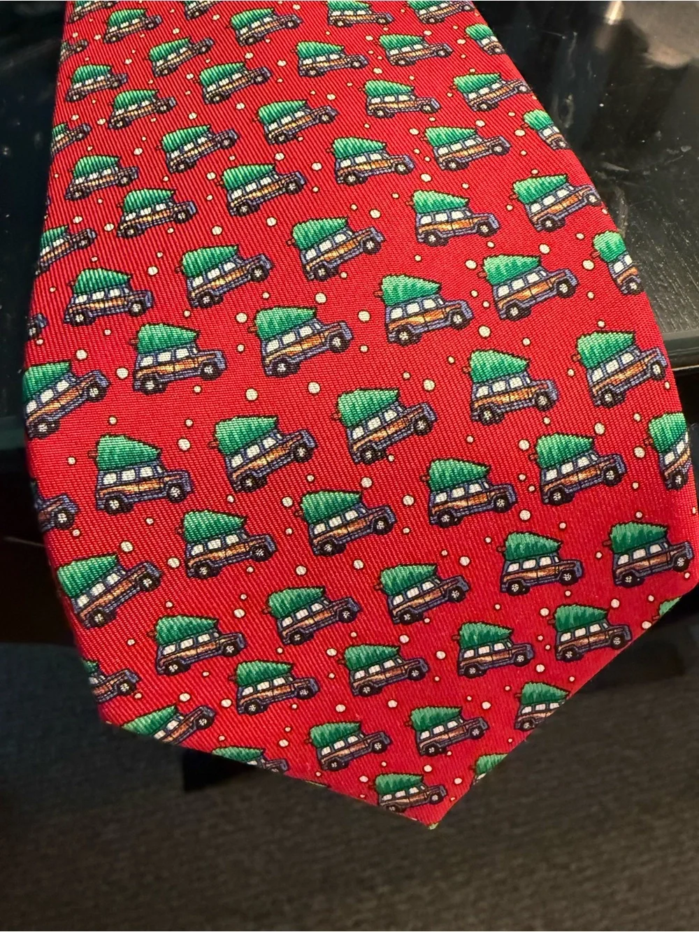 Vineyard Vines Red Tie with Green Tree-on-Car Print